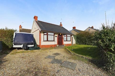 2 bedroom bungalow for sale, Oakfield Road, Blacon, Chester, CH1