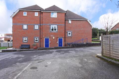 2 bedroom flat for sale, Andover Road, Ludgershall, SP11