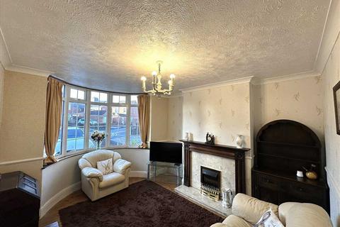 3 bedroom semi-detached house for sale, Alan Crescent, Scunthorpe DN15