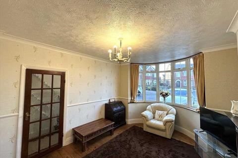 3 bedroom semi-detached house for sale, Alan Crescent, Scunthorpe DN15