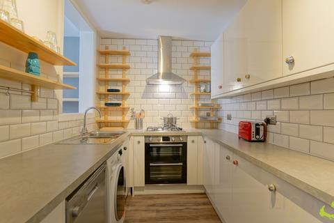 2 bedroom flat to rent, Tisbury Road, Hove