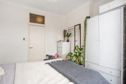 3 bedroom terraced house to rent, Adelaide Grove, London, W12