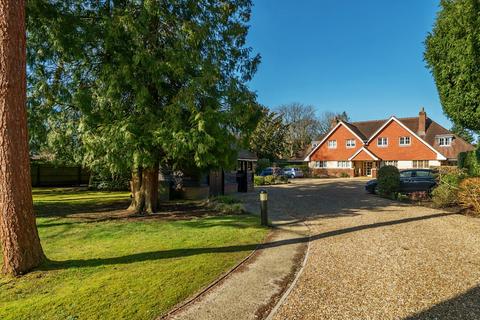 Vicarage Hill, Farnham, Surrey, GU9