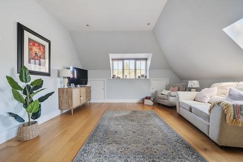 2 bedroom apartment for sale, Vicarage Hill, Farnham, Surrey, GU9