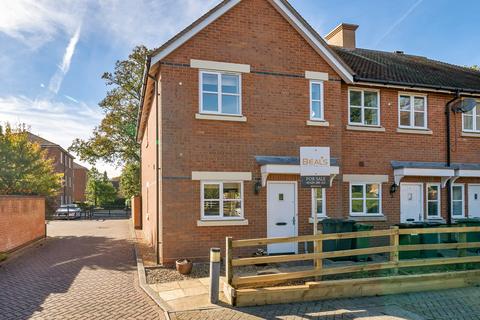 3 bedroom end of terrace house for sale, Lesser Horseshoe Close, Fareham PO17