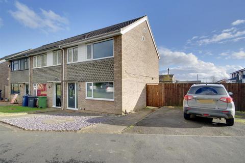 3 bedroom end of terrace house to rent, Hill Rise, St. Ives