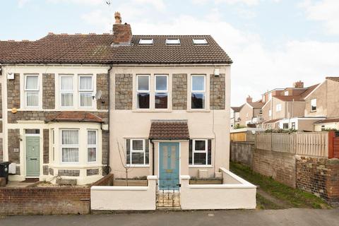 3 bedroom end of terrace house for sale, Pendennis Park, Brislington