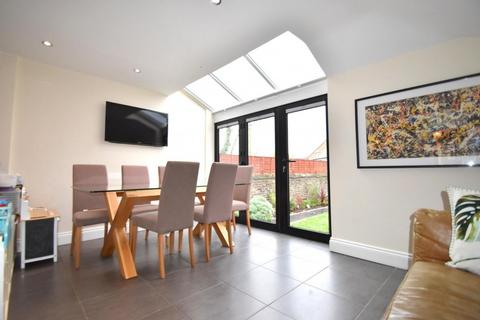 77 Vansittart Road, Windsor, SL4 5DB