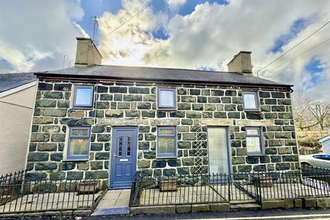 undefined, Efailnewydd, Pwllheli