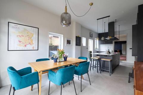 110 Mawson Road, Cambridge, CB1 2EA