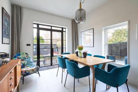 110 Mawson Road, Cambridge, CB1 2EA