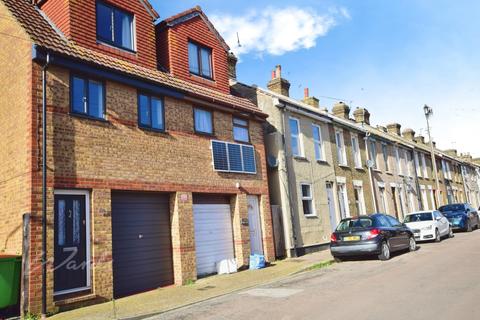 1 bedroom townhouse to rent, Montfort Road Rochester ME2