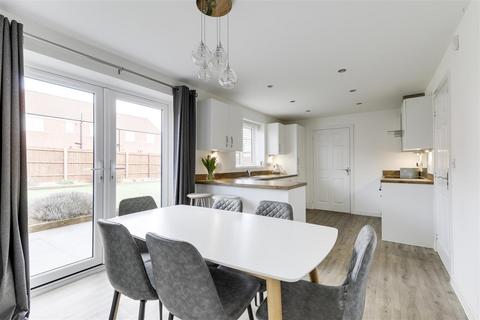 4 bedroom detached house for sale, Shepherd Street, Hucknall NG15