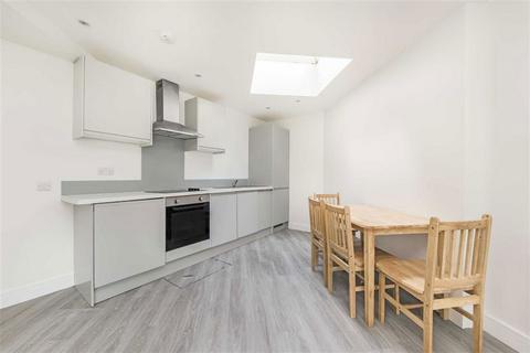 2 bedroom flat to rent, Park Avenue North, London NW10