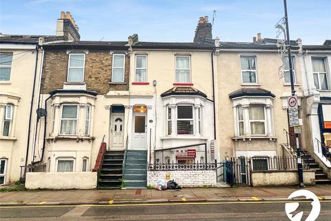 3 bedroom terraced house to rent, Plumstead High Street, Plumstead, SE18