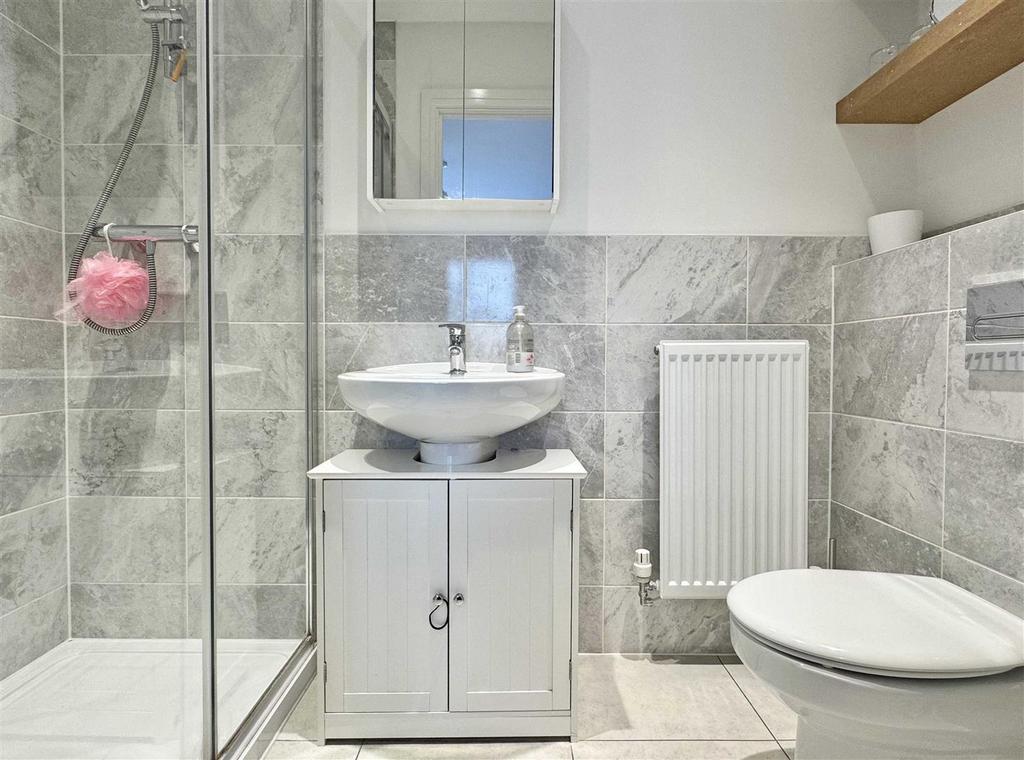 En-Suite b.jpg