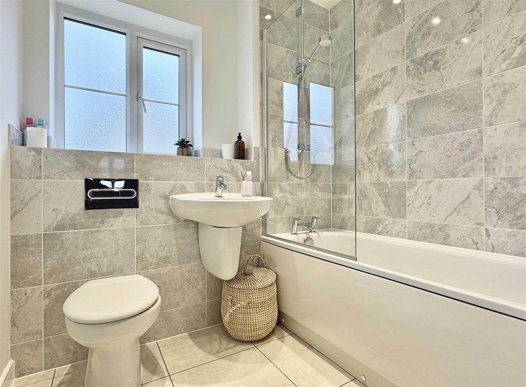 Bathroom.jpg