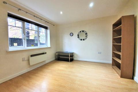 2 bedroom flat to rent, 4 Farley Hill, LU1