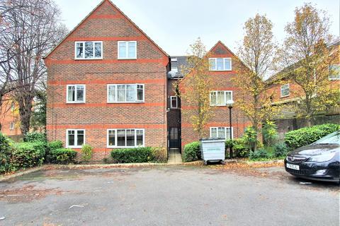 2 bedroom flat to rent, 4 Farley Hill, LU1