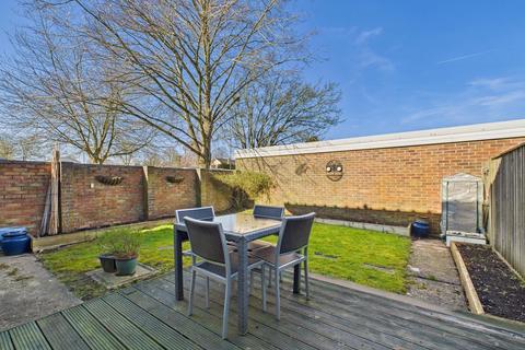 41 Dover Close, Basingstoke, RG23 8EQ