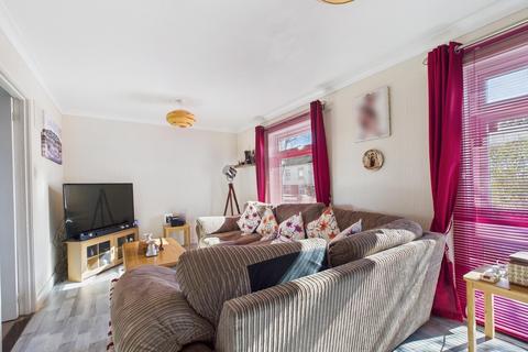 41 Dover Close, Basingstoke, RG23 8EQ