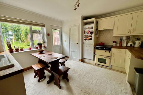 2 bedroom flat for sale, Tor View Avenue, Glastonbury, Somerset