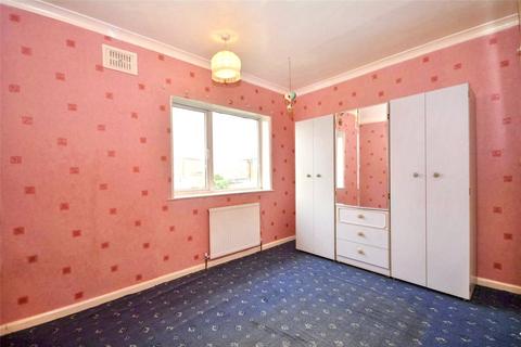 3 bedroom semi-detached house for sale, Farfield Drive, Farsley, Pudsey, West Yorkshire