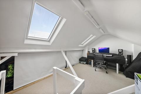 28 Montague Road, London, W7 3PQ