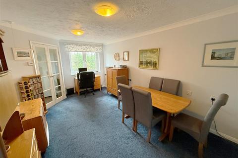 2 bedroom retirement property for sale, Banbury Road, Stratford-Upon-Avon