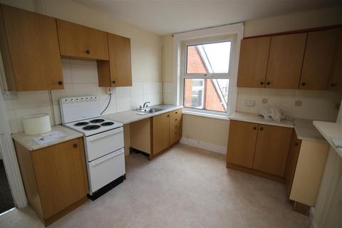 2 bedroom maisonette to rent, Exe Vale Terrace, Tiverton EX16