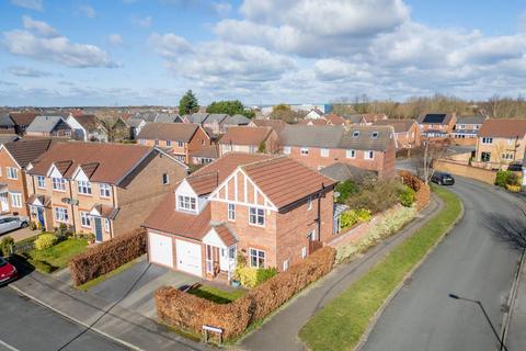 4 bedroom detached house for sale, Pentire Close, York