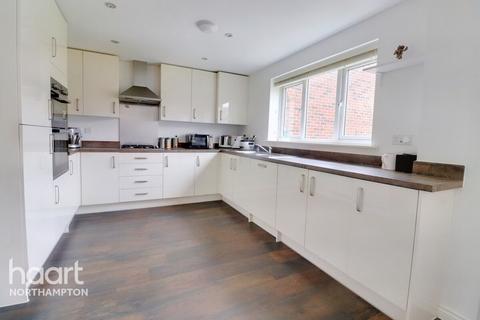 5 bedroom detached house for sale, Mayfly Road, Northampton