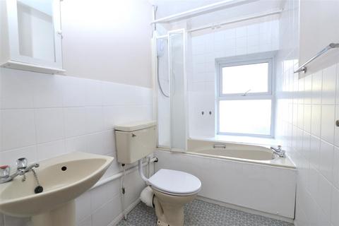 1 bedroom semi-detached house to rent, Shaftesbury Road