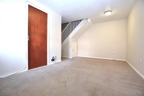 1 bedroom semi-detached house to rent, Shaftesbury Road