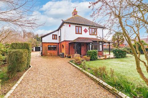 5 bedroom detached house for sale, Top Common, East Runton