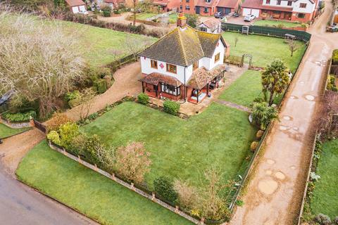 5 bedroom detached house for sale, Top Common, East Runton