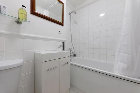 Studio for sale, Orchard Grove, Anerley, London