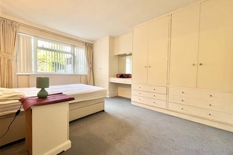 1 bedroom flat to rent, On the Hill, Hertfordshire WD19