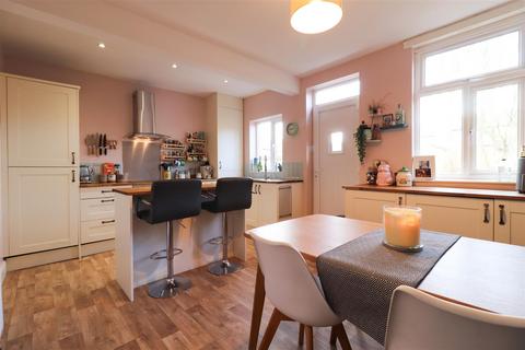 3 Third Avenue, Wakefield, WF1 2HX