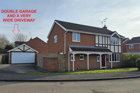 4 bedroom detached house for sale, Blenheim Avenue, Lowdham, Nottingham