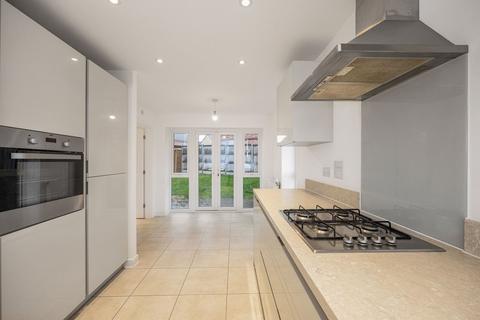 40 Abberton Way, West Thurrock, Grays, RM20 3BB