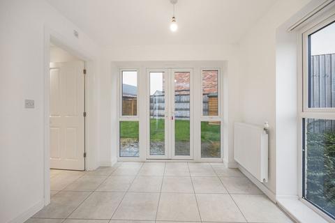 40 Abberton Way, West Thurrock, Grays, RM20 3BB