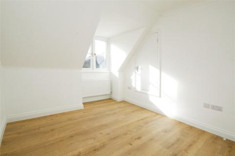 3 bedroom terraced house to rent, Mallards Road, Barking, IG11