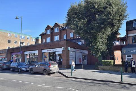 1 bedroom flat for sale, Station Road, New Milton, Hampshire. BH25 6HX