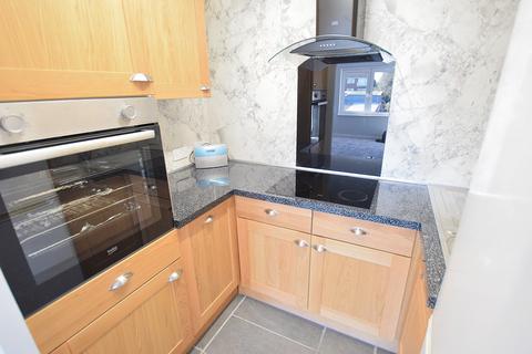 1 bedroom flat for sale, Station Road, New Milton, Hampshire. BH25 6HX
