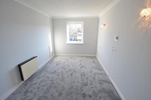 1 bedroom flat for sale, Station Road, New Milton, Hampshire. BH25 6HX
