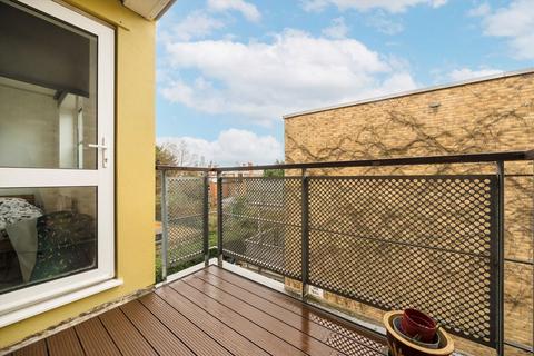 2 bedroom flat for sale, Horn Lane, London W3