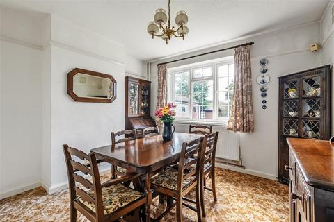 73 Stag Leys, Ashtead, KT21 2TL