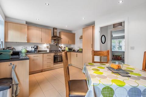 70 Corbetts Way, Thame, OX9 2FN