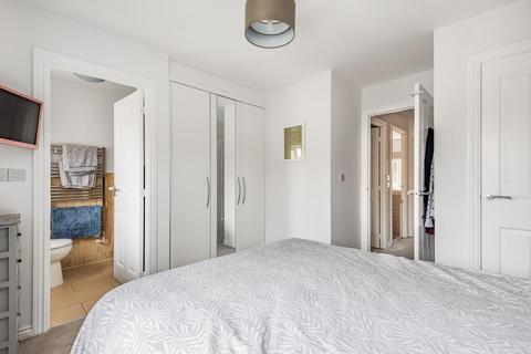 70 Corbetts Way, Thame, OX9 2FN